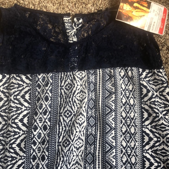 Abstract dress - Picture 2 of 2